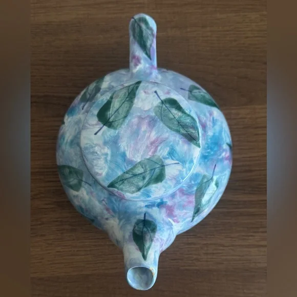 Handcrafted Ceramic Teapot with Leaf Design - Picture 3 of 7